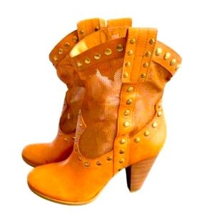 BCBGeneration Booties Sz 9b